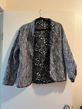 Black & White Open-Front Women's Jacket - reversible